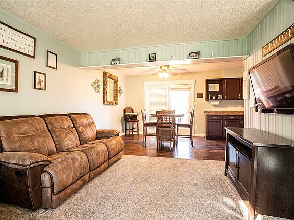 3rd image of 1111 SE Adler Dr