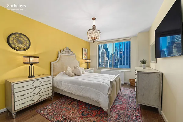 Sold by Sotheby's International Realty | media 8