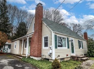 29 Skyline Dr, Danbury, CT 06810