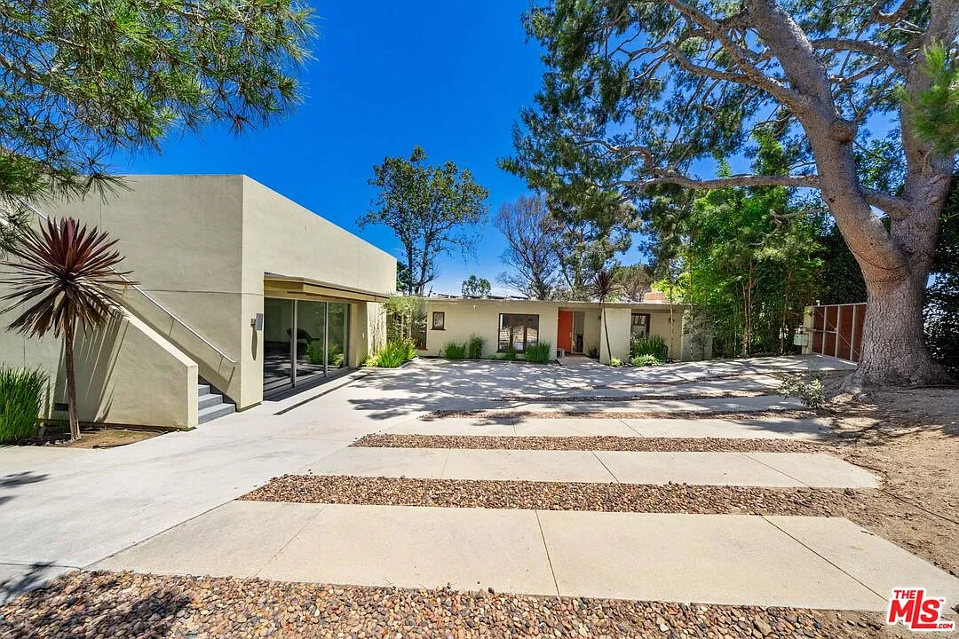 4 bed, 3.0 bath, 2800 sqft, $10,000 — Photo 4