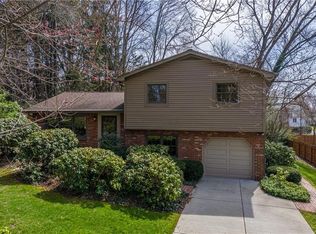 2000 Rockwell Dr, Hermitage, PA 16148