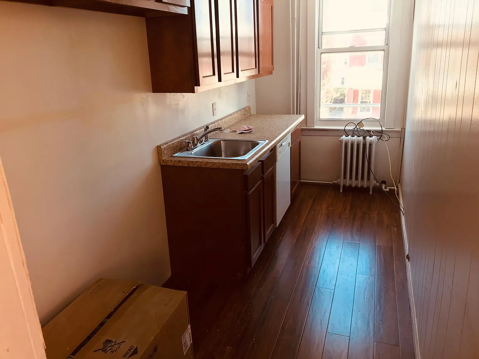 6 bed, 1952 sqft, $4,800 — Photo 1