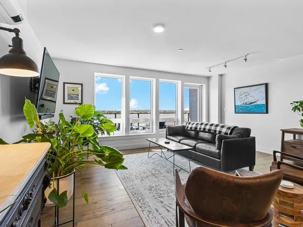 218 Washington Ave #104, Portland, ME 04101