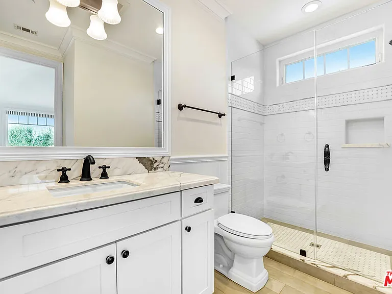 11540 Clover Ave — Photo 36