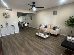 575 S Royal Crest Cir Unit 5, Las Vegas, NV 89169