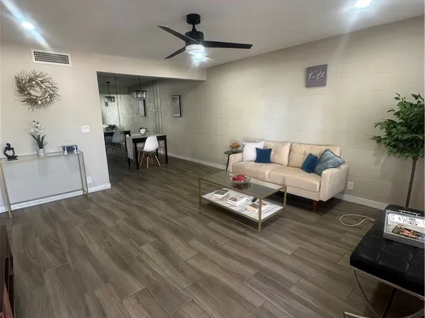 575 S Royal Crest Cir Unit 5, Las Vegas, NV 89169