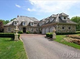 89 Whippoorwill Rd E, Armonk, NY 10504