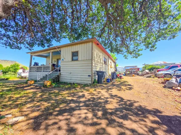 324 Henley Hornbrook Rd, Hornbrook, CA 96044