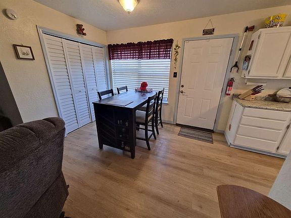 5th image of 907 4th St