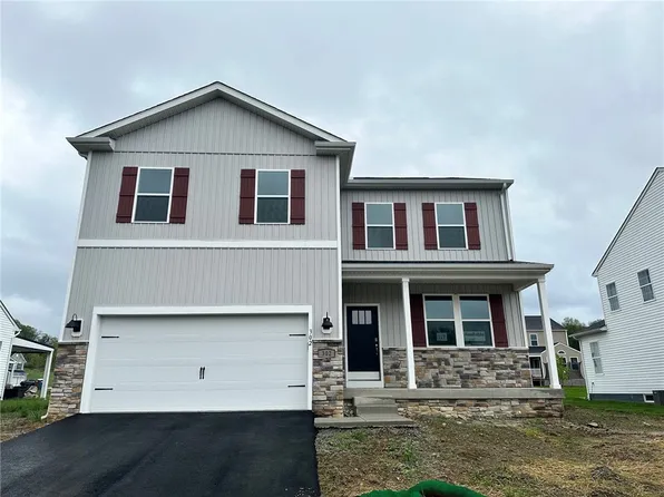 302 Dana Dr, New Stanton, PA 15639