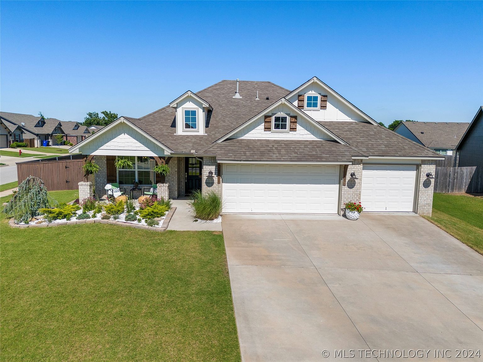 7305 S Laurel Ave, Broken Arrow, OK 74011 | Zillow