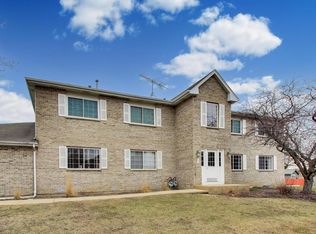 367 Stonington Pl #367, South Elgin, IL 60177