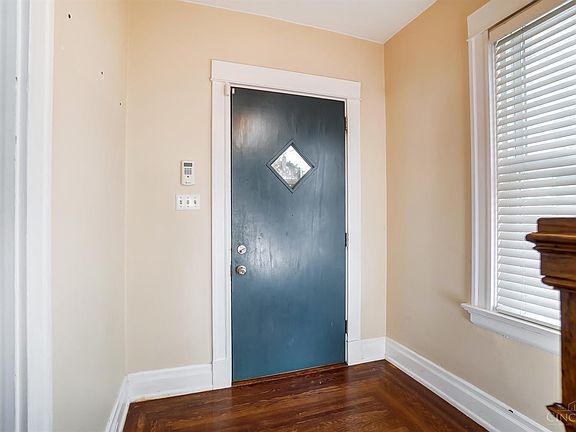 5th image of 3763 Floral Ave