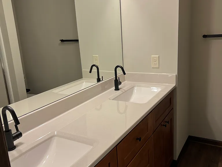 6416 Maple View Ct — Photo 10