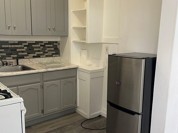 3rd image of 151 1/2 S Avenue 56 #151-1/2