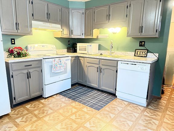 5th image of 305 E Union St