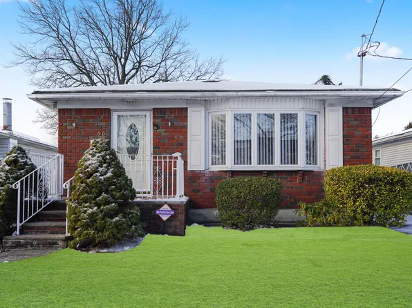 160 Woods Of Arden Rd, Staten Island, NY 10312