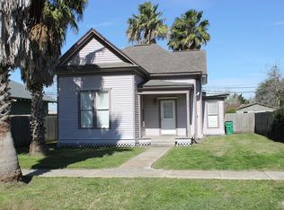 204 Morton Ave, Palacios, TX 77465