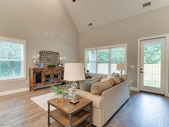 4th image of 3 Laurel Oaks Dr