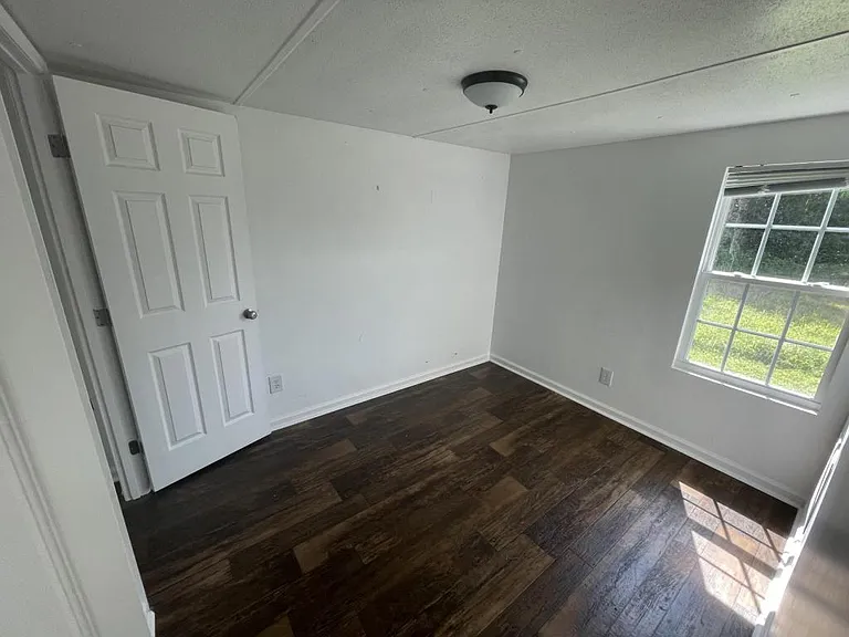 94 Knox Dr — Photo 5