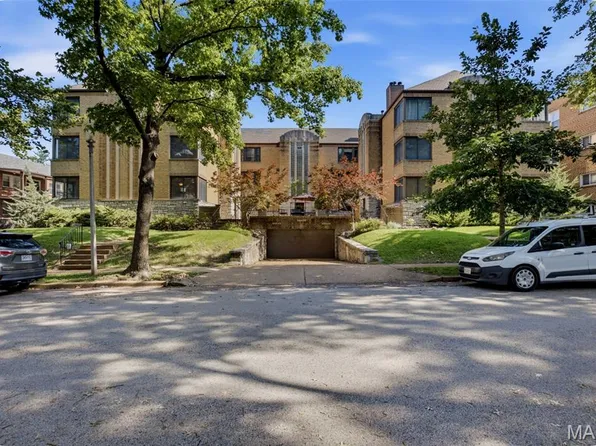 7561 Byron Pl APT 1W, Saint Louis, MO 63105