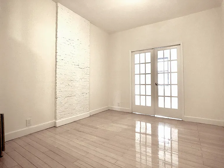 350 E 91st St #9 — Photo 2