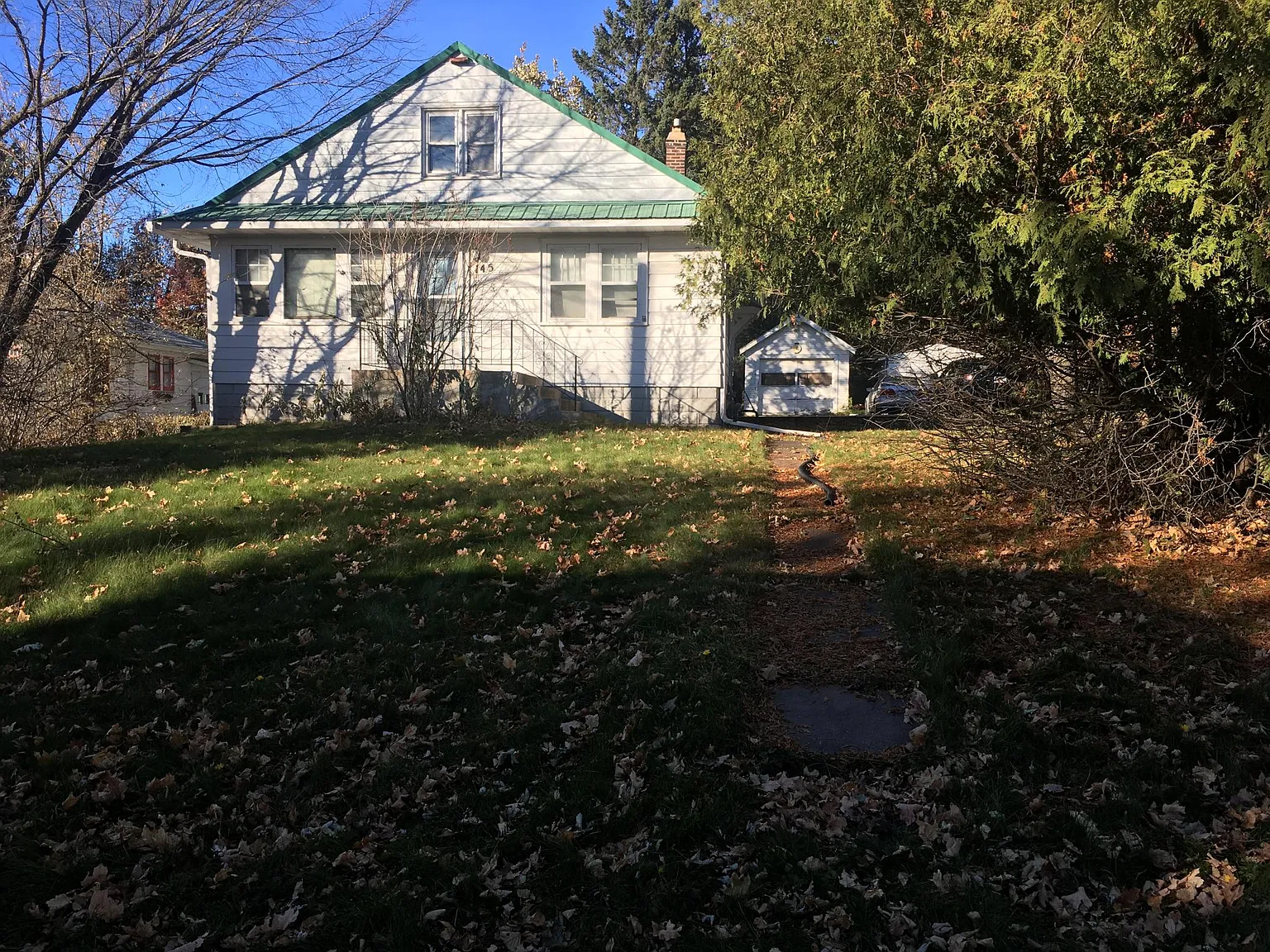 4 bed, 1454 sqft, $2,400 — Photo 3