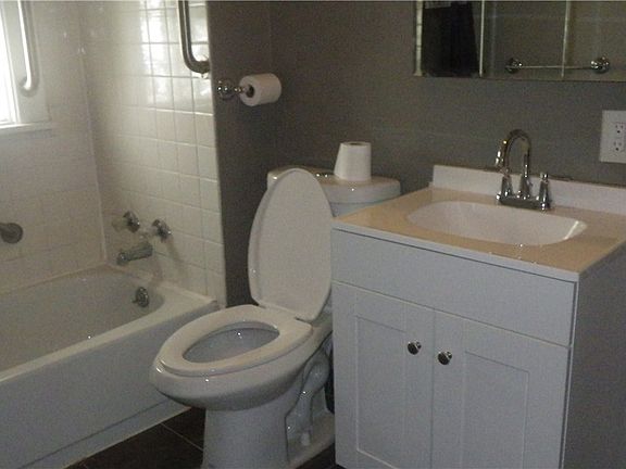 2nd image of 2924 E 125th St