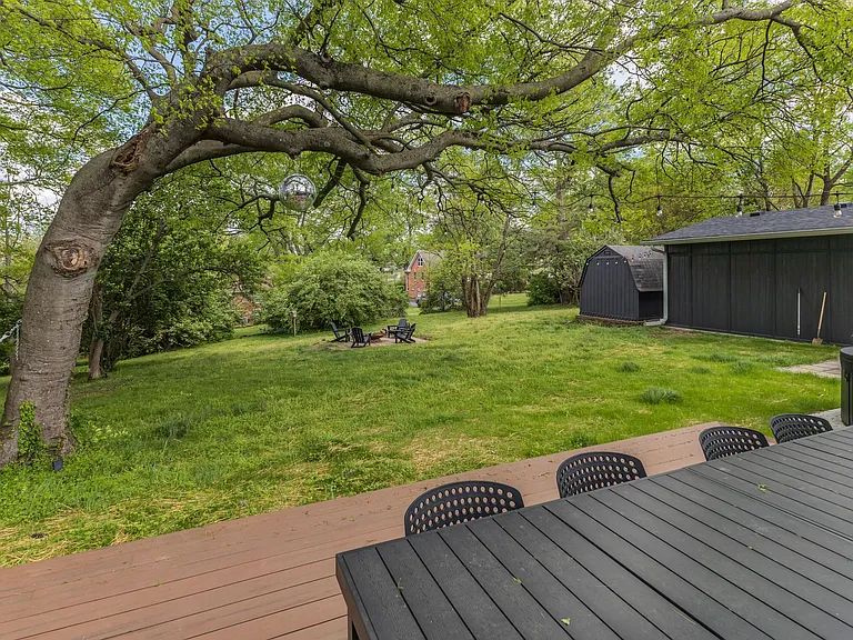 3008 Windemere Cir — Photo 35