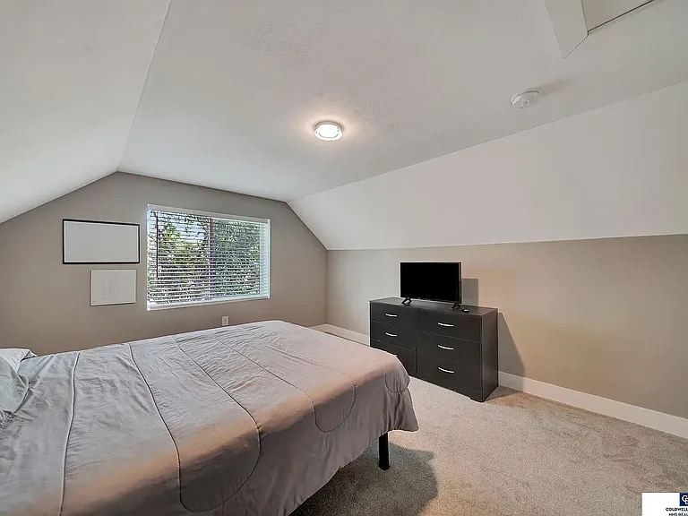 1836 H St #2 — Photo 12