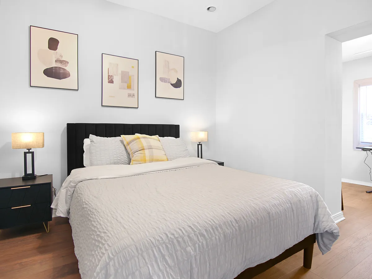 Building Photo - 6130 S Saint Lawrence Ave #1F
