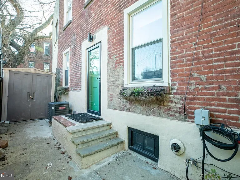 136 Carpenter St #C — Photo 29
