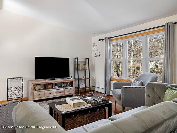5th image of 270 Ridgeview Road