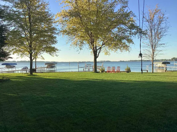 3 Cove Dr #10, Elwood, NE 68937