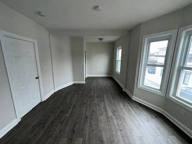 182 Ashford Ave #2