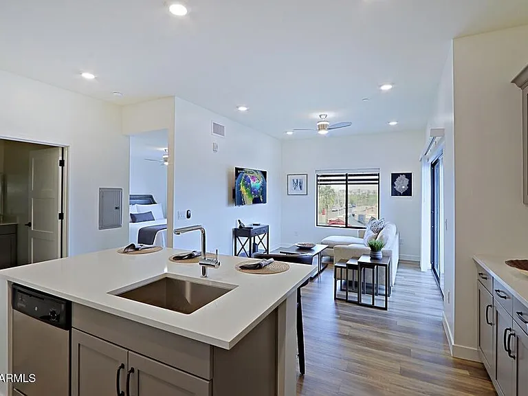 475 N 9th St #311 — Photo 18