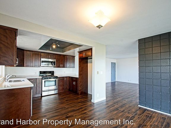4th image of 1100 Monterey Blvd APT 06