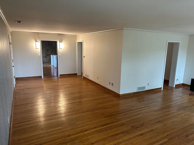460 W Ravenswood Ln — Photo 19