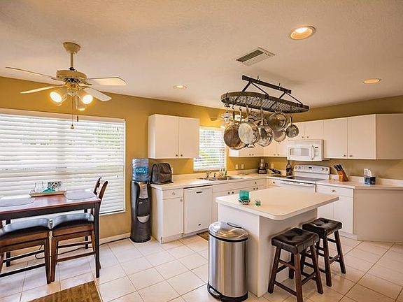 4th image of 3011 King Tarpon Dr