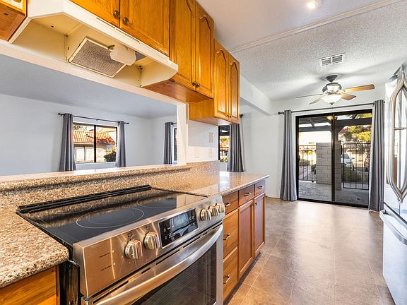 5th image of 1024 Willow Tree Dr Unit A