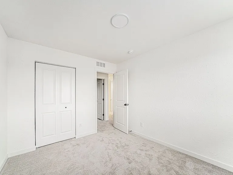 112 Iris Ct — Photo 12