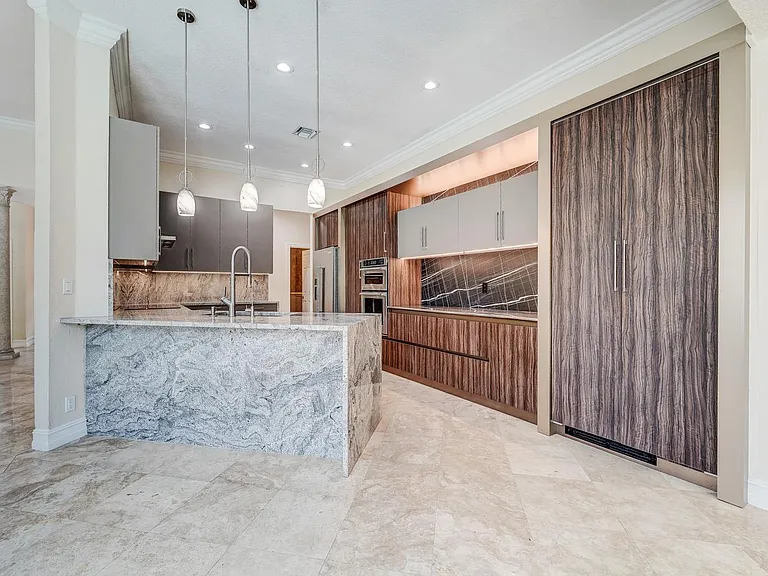 11999 Classic Dr — Photo 11