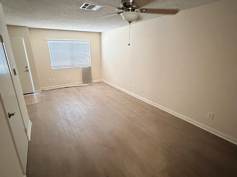 55 N Mar Vista — Photo 12