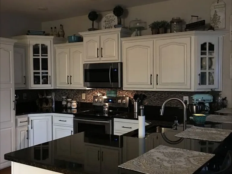 4673 Oneida Dr — Photo 2