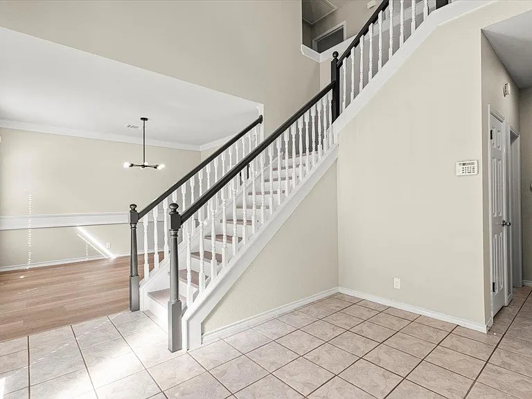 5916 Rickerhill Ln — Photo 6