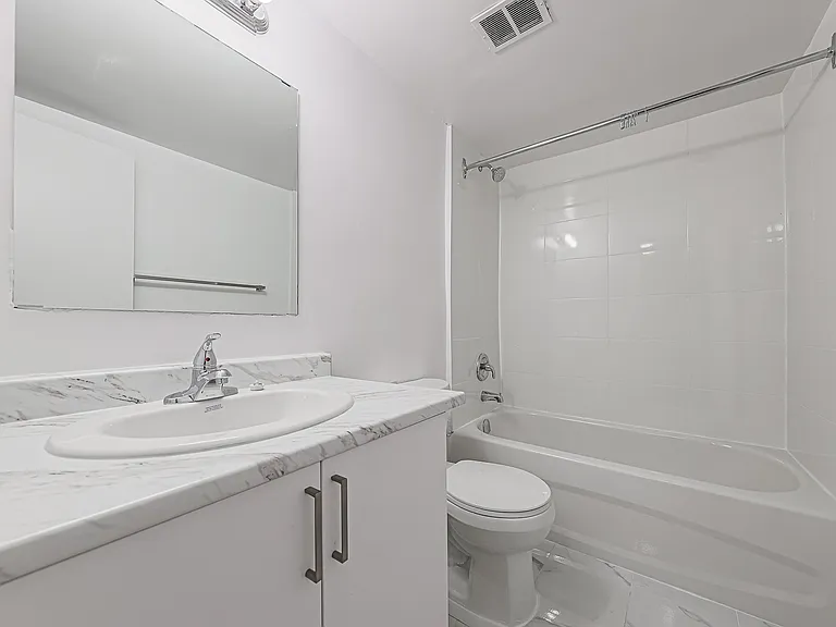 100 Rowena Dr — Photo 8