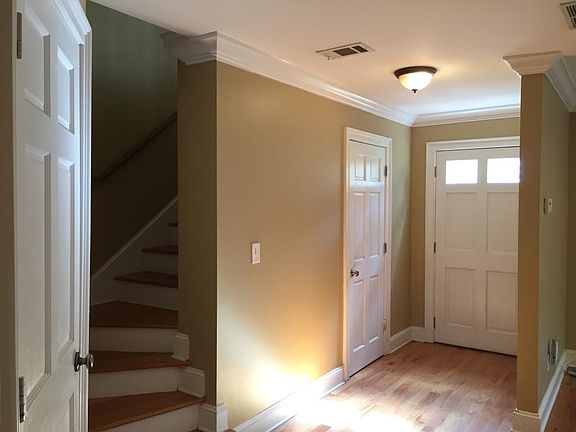 Side entrance leading to outdoor patio