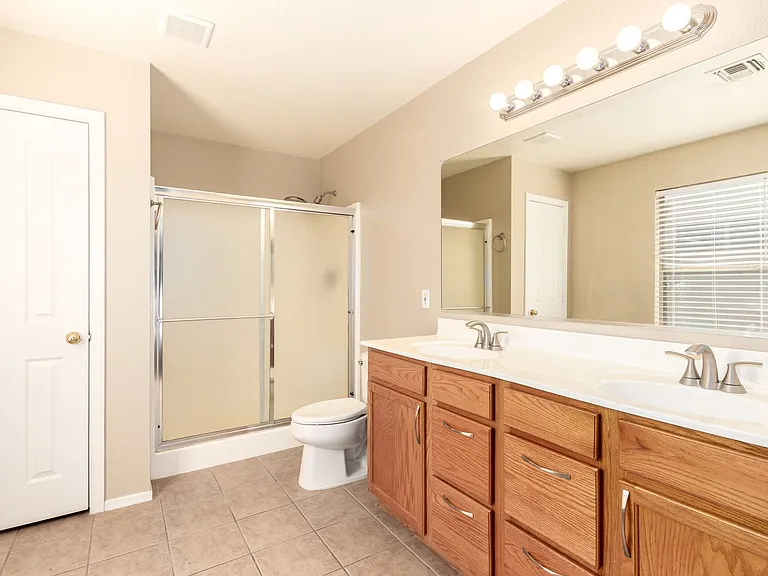 1310 E Beth Dr — Photo 26