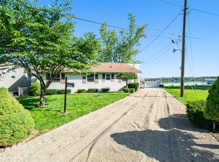 68250 Channel Pkwy, Edwardsburg, MI 49112
