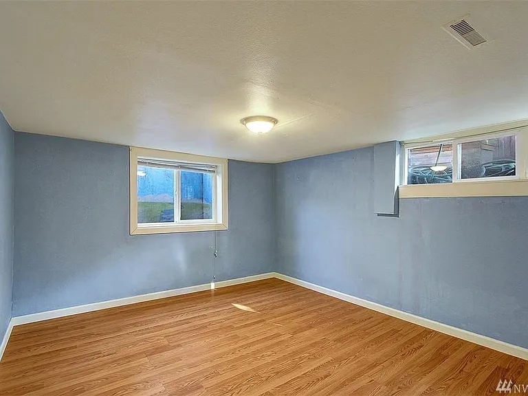 5514 11th Ave NE — Photo 5